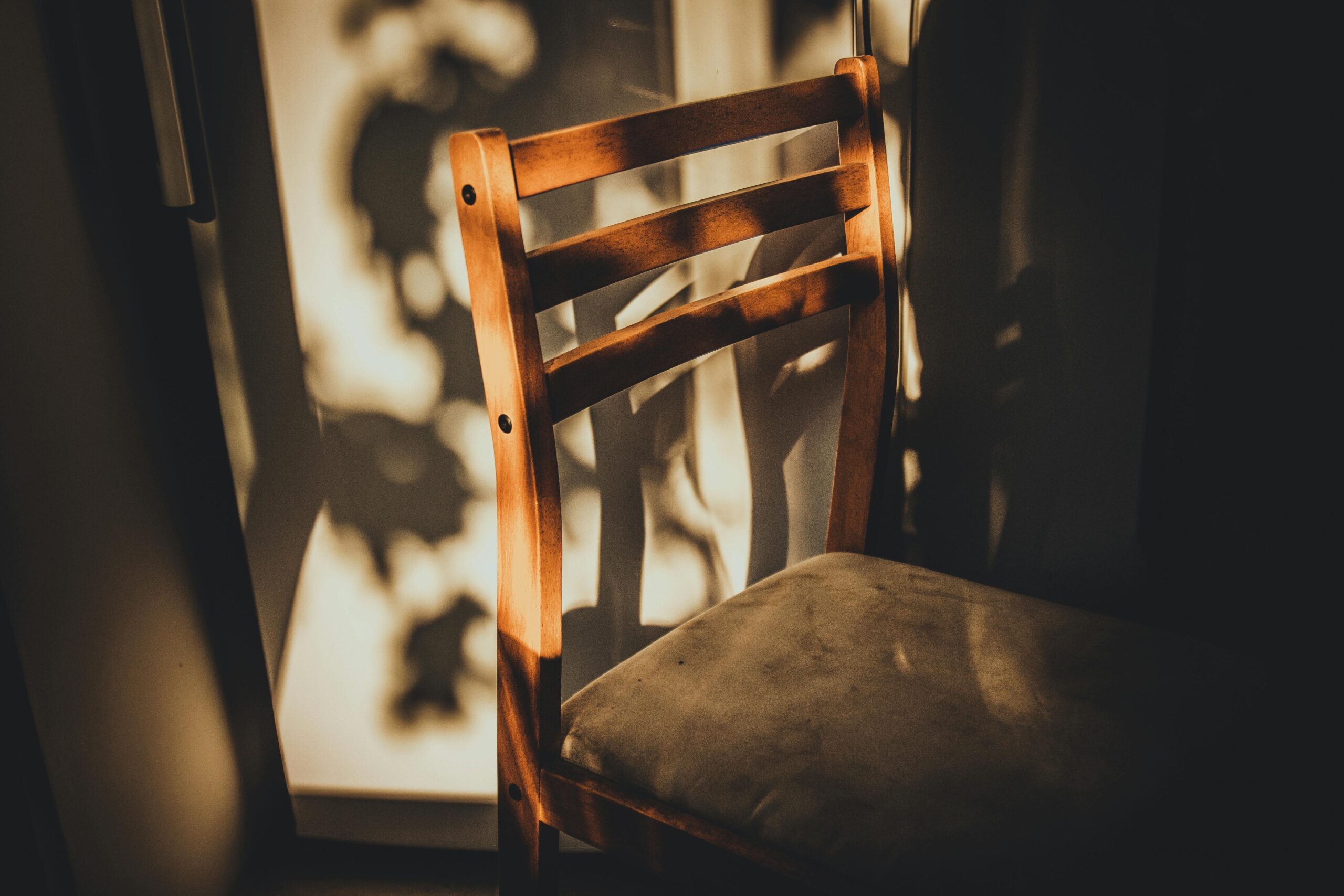image of empty chair representing empty healing